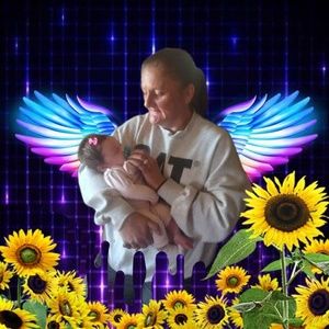 Meet your Posher, Crystal